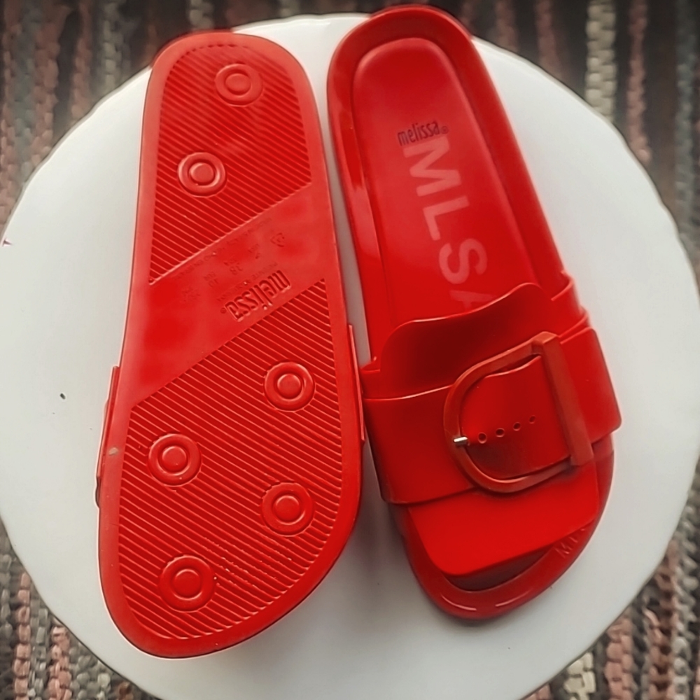 Melissa slides with buckle design